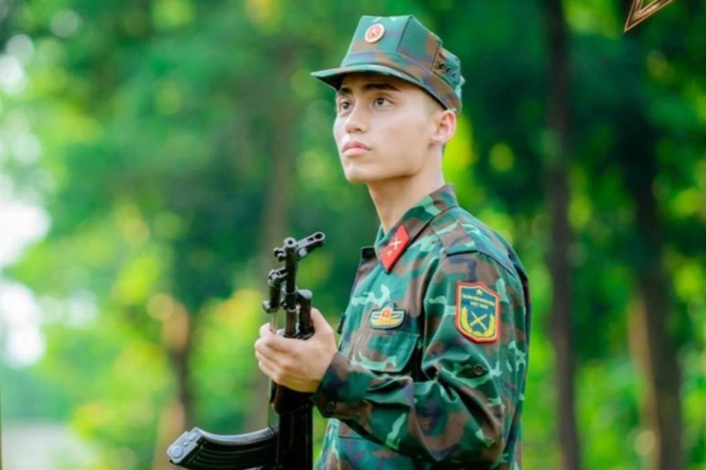 Mono dậy lúc 4h30 sáng, ăn ngủ không yên khi tham gia Sao Nhập Ngũ-1