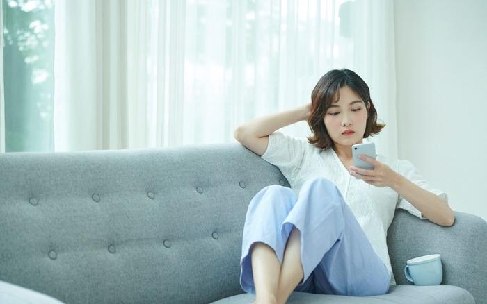 Nửa đêm, mẹ chồng cũ gọi điện, cầu xin tôi cứu con trai bà-1