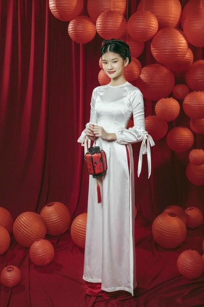 Ái nữ nhà sao Việt đẹp như thơ trong tà áo dài, dân mạng xuýt xoa toàn hoa hậu tương lai-7