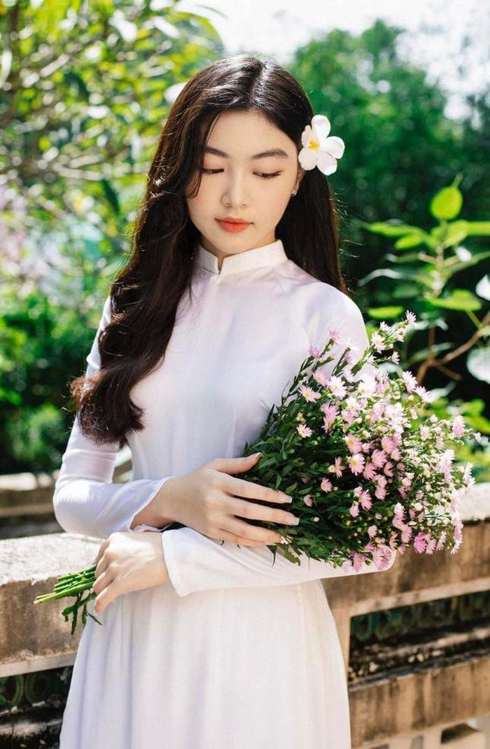 Ái nữ nhà sao Việt đẹp như thơ trong tà áo dài, dân mạng xuýt xoa toàn hoa hậu tương lai-2