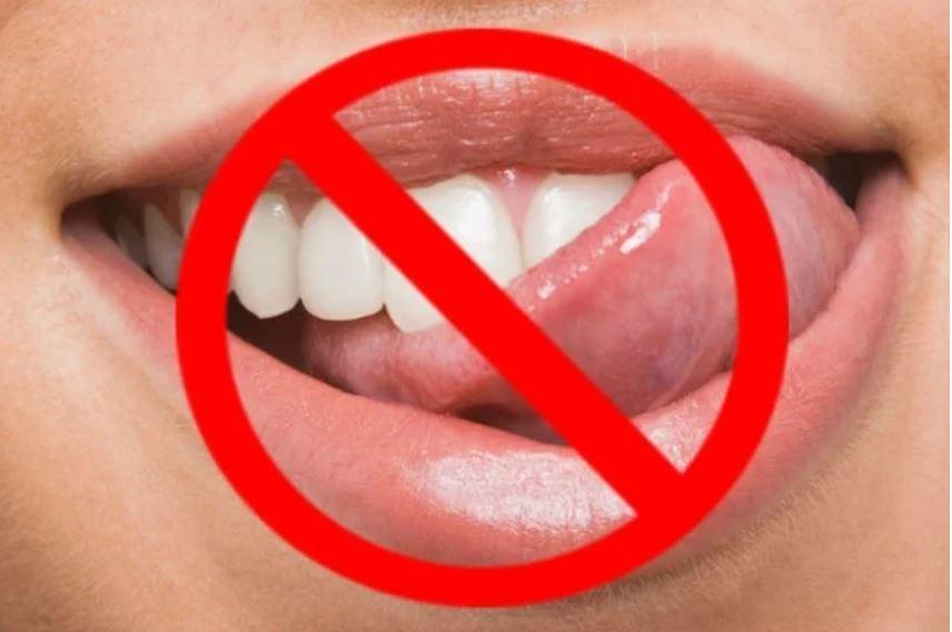 5 sai lầm khiến môi khô, nứt nẻ ngày đông-1