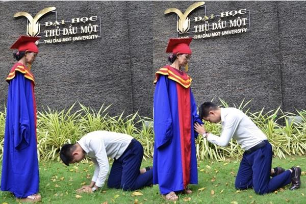 Tốt nghiệp thạc sĩ, chàng trai Quảng Ngãi quỳ lạy cảm tạ công ơn của mẹ-1