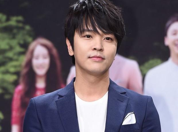 Kim Jung Hoon gây tai nạn giao thông, bị đưa về đồn cảnh sát điều tra-1