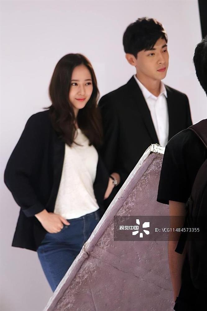 Đặng Luân khiến dân tình bùng nổ khi lộ ảnh ngọt ngào bên bạn gái, bị phong sát nhưng vẫn rất HOT-2