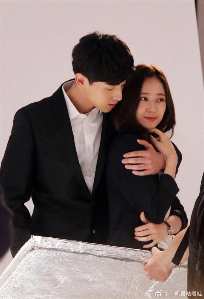 Đặng Luân khiến dân tình bùng nổ khi lộ ảnh ngọt ngào bên bạn gái, bị phong sát nhưng vẫn rất HOT-3