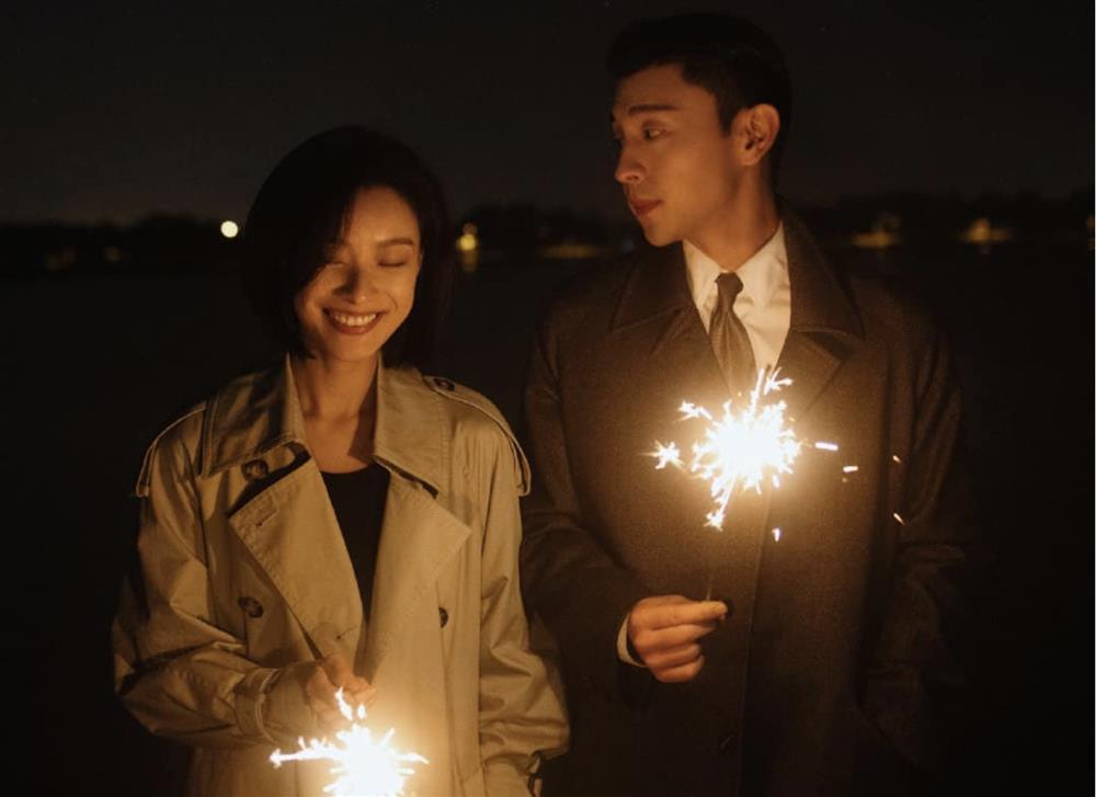 Đặng Luân khiến dân tình bùng nổ khi lộ ảnh ngọt ngào bên bạn gái, bị phong sát nhưng vẫn rất HOT-13