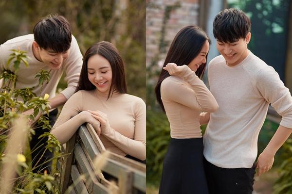 Soi loạt đồ đôi khó học lỏm của cặp vợ chồng cầu thủ tuyển Việt Nam-11