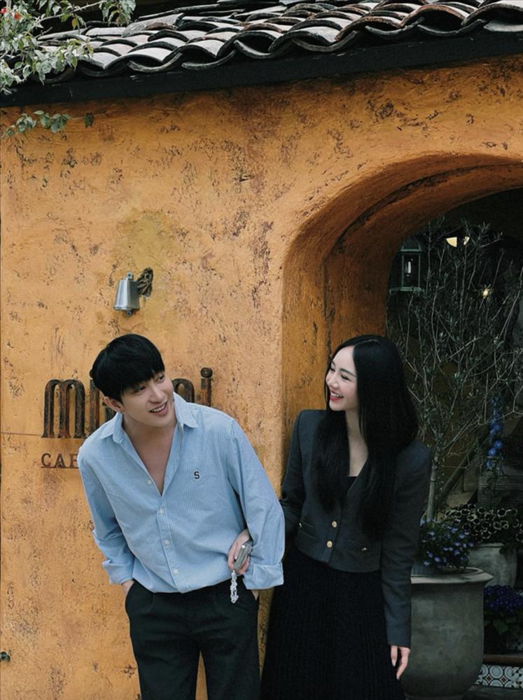 Ngoại tình trên phim, đời thực B Trần khoe đồ đôi ton sur ton với Quỳnh Kool-1