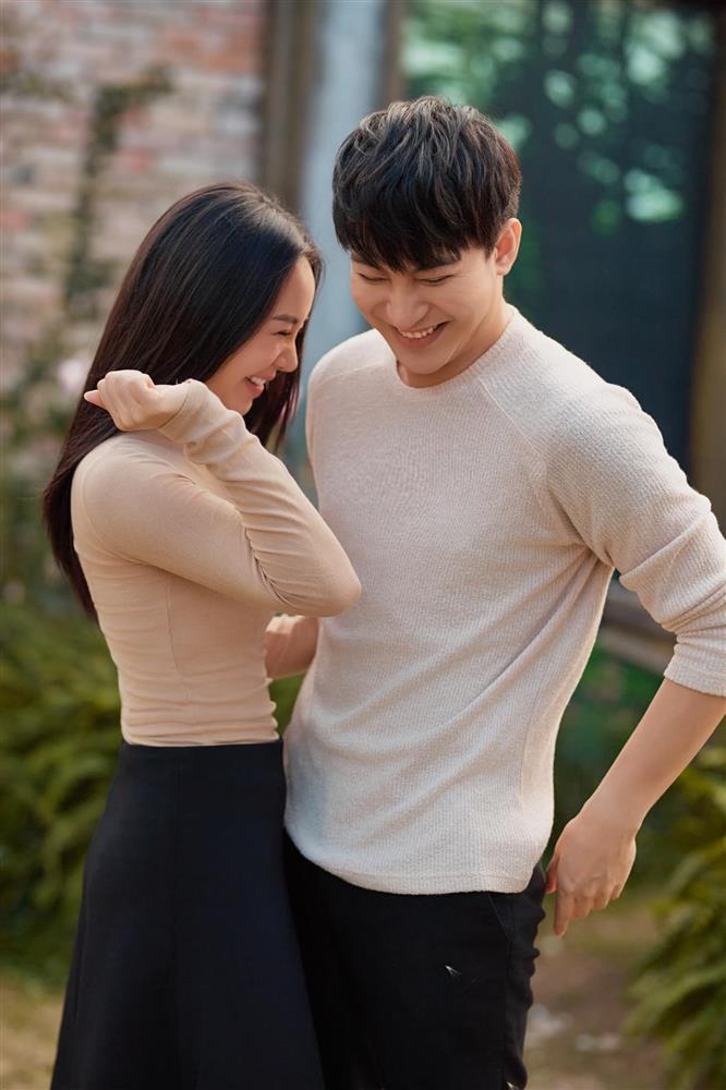 Ngoại tình trên phim, đời thực B Trần khoe đồ đôi ton sur ton với Quỳnh Kool-4