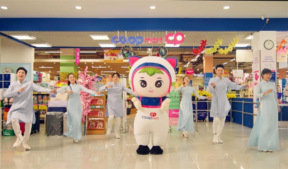 Thông điệp xúc động của MV Tết Bên Trong Chiếc Ôm-3