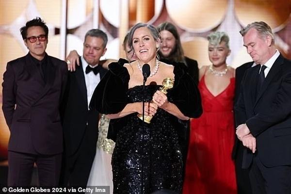 Phim nhiều cảnh nóng nhất năm 2023 khiến nam chính hoảng sợ-4