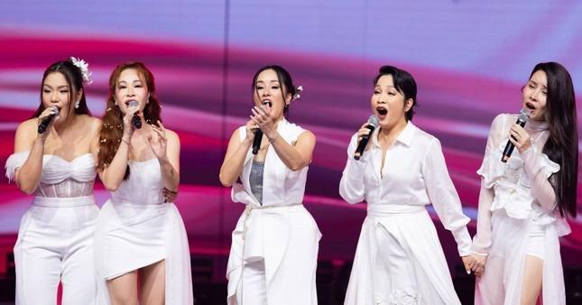 Lưu Hương Giang bị loại khỏi Chị Đẹp, Uyên Linh phàn nàn khi bị đội sổ-1