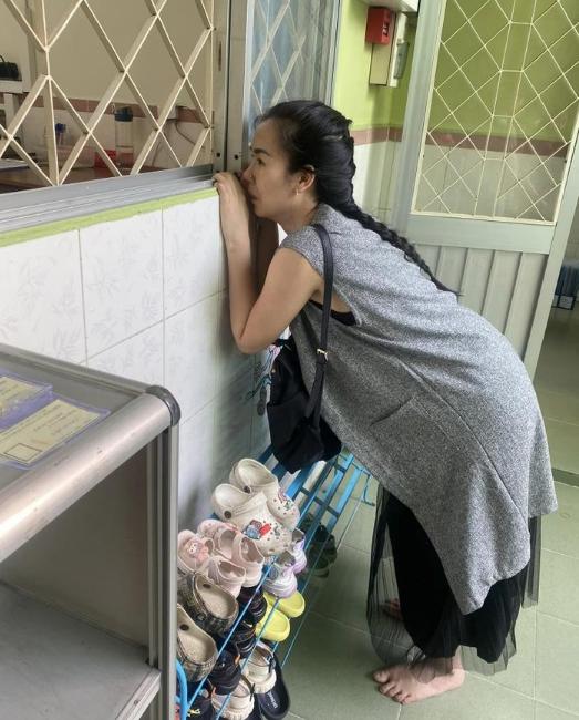 Phản ứng của con gái lai Ấn nhà Võ Hạ Trâm khi bị mẹ bắt gặp xoa đầu bạn nam ở nhà trẻ-3