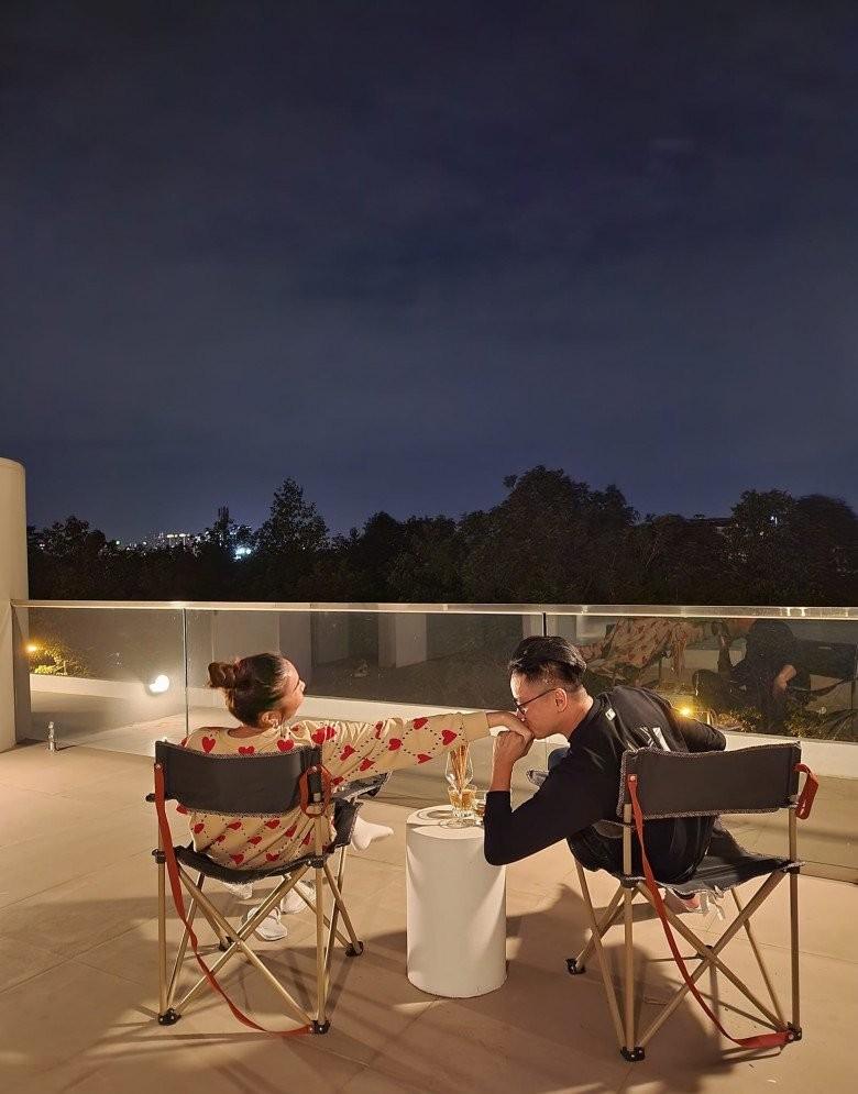 Phản ứng hài hước của ông xã Thanh Hằng khi vợ chuộng mặc đồ hở-6