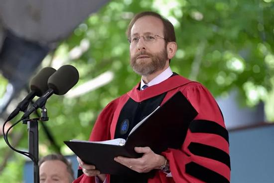 Tân hiệu trưởng Harvard gây tranh cãi vì mức lương triệu đô bên ngoài