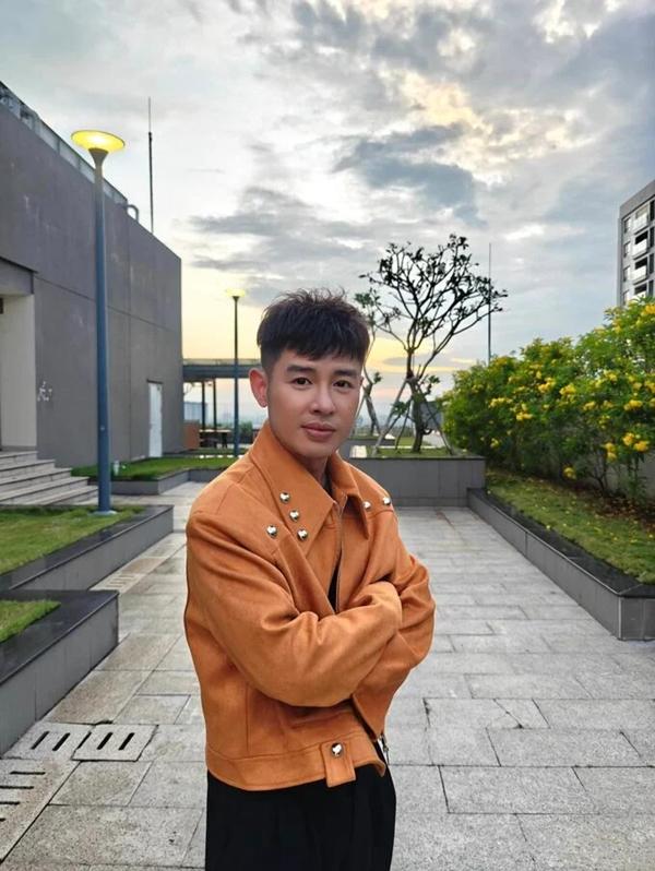 Hai nam thần showbiz Việt từ bỏ 10 năm ca hát, trở lại lập tức gây sốt-1