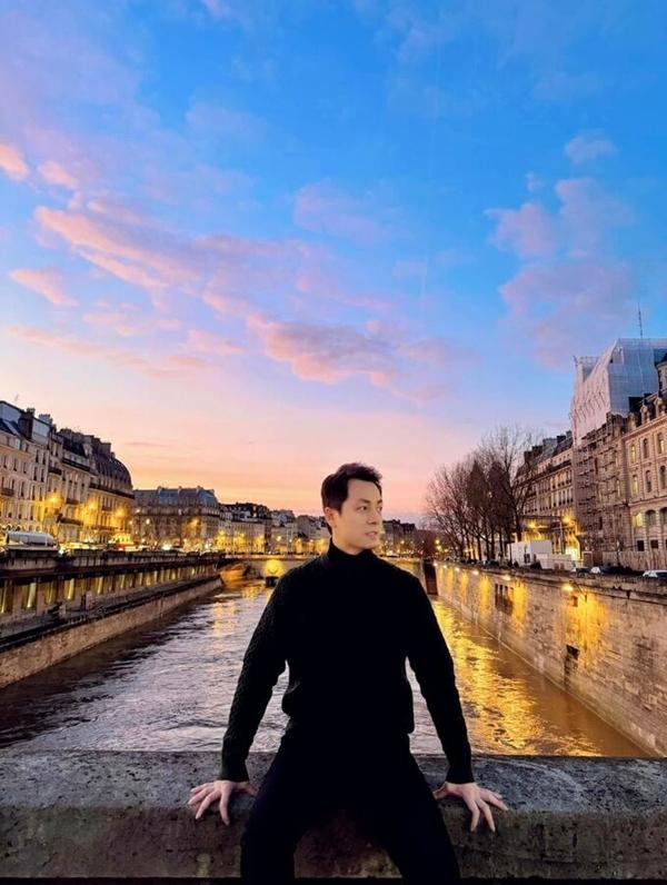 Hai nam thần showbiz Việt từ bỏ 10 năm ca hát, trở lại lập tức gây sốt-6