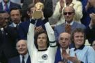 Beckenbauer qua đời: Nhìn lại sự nghiệp vĩ đại của 'Hoàng đế' bóng đá