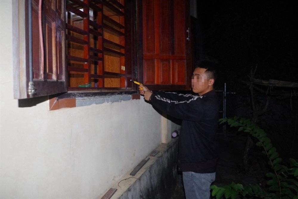 Nghịch tử trộm tiền của mẹ, cưa cửa sổ dựng hiện trường giả-1