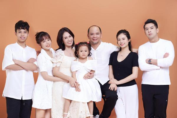 Hôn nhân đời thực của diễn viên VFC: Nguyệt Hằng - Anh Tuấn tận hưởng niềm vui lên chức ông bà ngoại-6