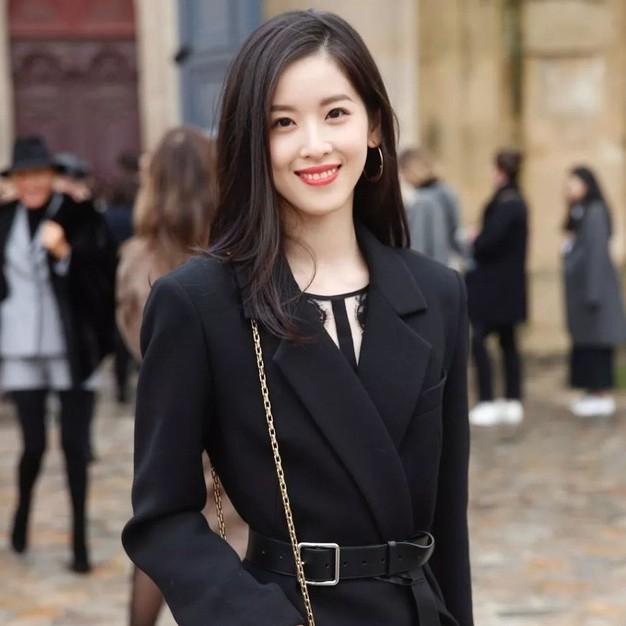 Hot girl trà sữa Chương Trạch Thiên tuổi 30: Vừa giàu vừa đẹp, sở hữu tài sản 205 ngàn tỷ đồng-1