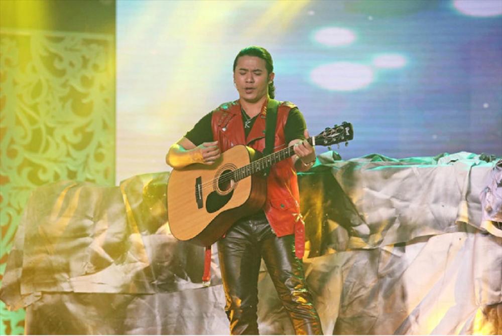 Nam ca sĩ đình đám một thời gây bất ngờ với diện mạo lạ-4