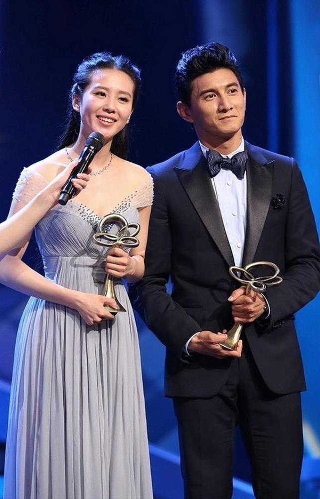 Lý do Lưu Thi Thi không dám ly hôn Ngô Kỳ Long: Sợ lâm cảnh như Angelababy vì mất người nâng đỡ khủng?-2