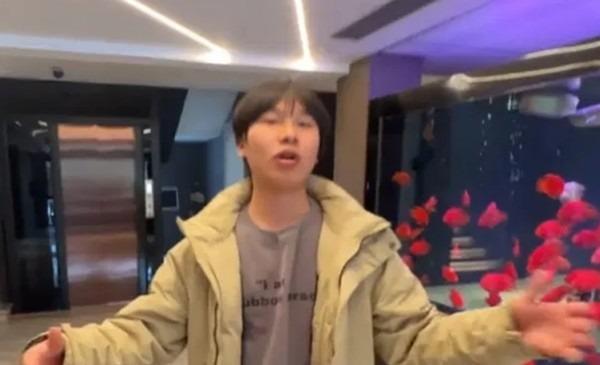 Sống nghèo khó suốt 20 năm, chàng trai mới phát hiện cha mình hóa ra là triệu phú-3