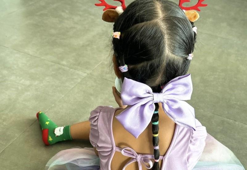 Những bà mẹ Vbiz chuộng tạo 1001 kiểu tóc cho con gái, riêng Hà Hồ luôn để tự nhiên vì lý do này!-5