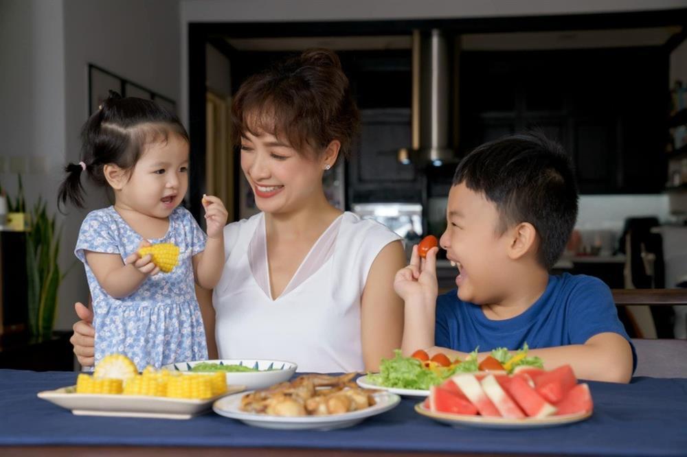 Cuộc sống của Lê Bê La sau khi kết hôn lần 2-11