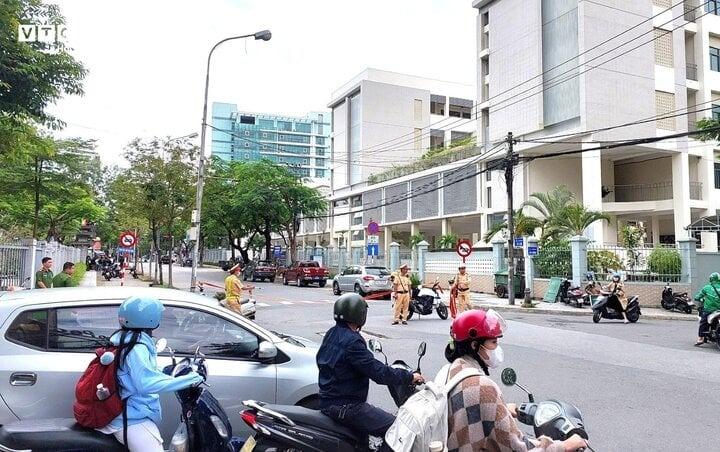Phát hiện vật thể lạ, một trường học ở Đà Nẵng bị phong tỏa-1
