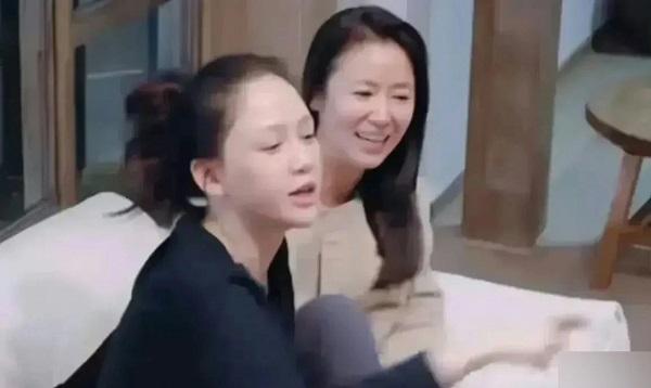 Lâm Tâm Như và Trần Kiều Ân gây xôn xao vì nhan sắc thật ở tuổi U50?-2