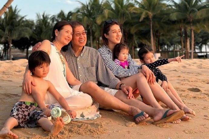 Mỹ nhân Hoa ngữ Chung Gia Hân xuất hiện giản dị tại Hà Nội-4