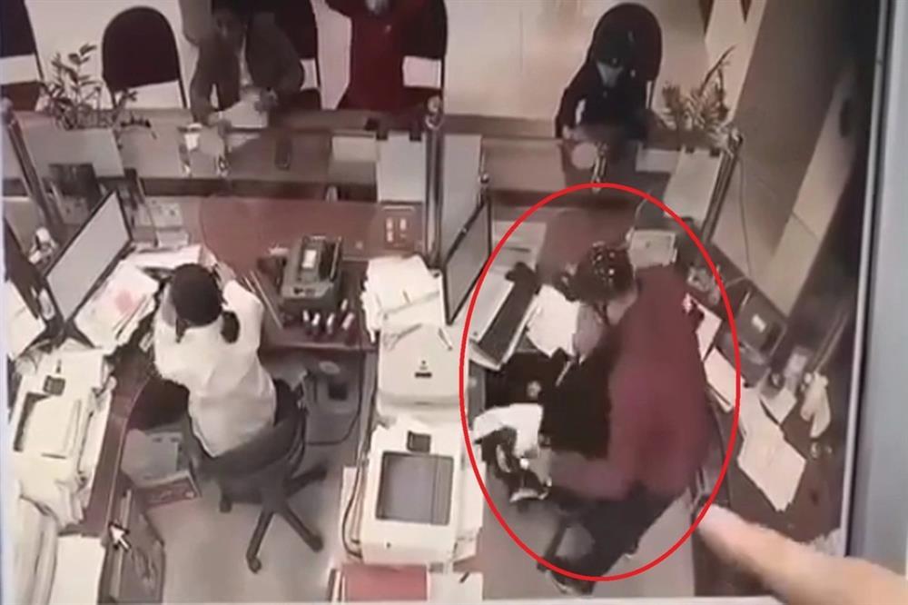 Tuyên án phó giám đốc đi cướp ngân hàng-2