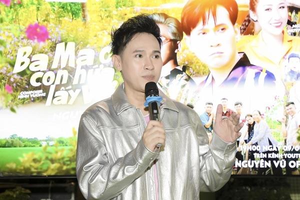 Đời tư bí ẩn của nam ca sĩ siêu giàu, bất ngờ thông báo làm bố đơn thân ở tuổi 49-6