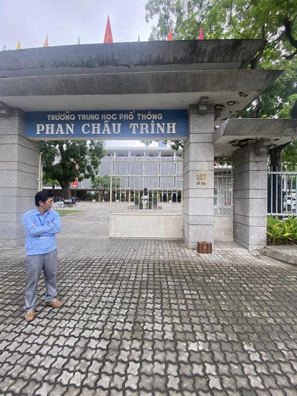 Công an thông tin vụ người lạ đặt chiếc hộp trước cổng trường rồi bỏ chạy-1