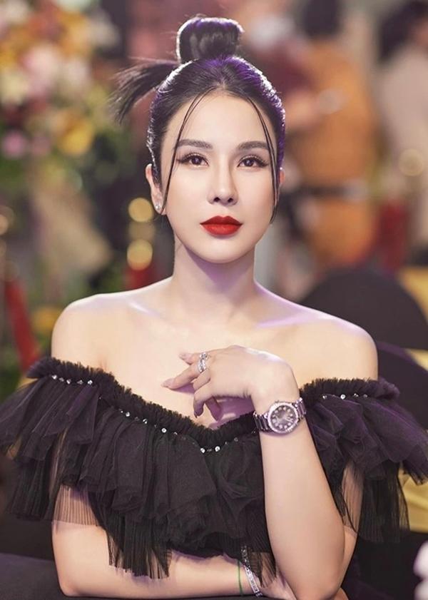 Diệp Lâm Anh có động thái gì giữa ồn ào chồng cũ khóa môi gái lạ tại quán bar?-5