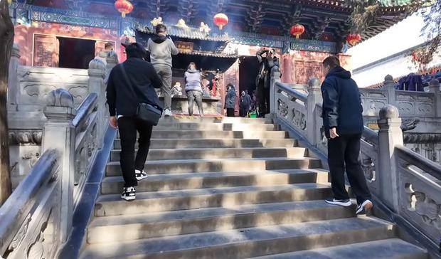 Chi 5 tỷ để tăng 8cm chiều cao, đôi chân từng đi khập khiễng của Khoa Pug giờ khiến nhiều người bất ngờ-4