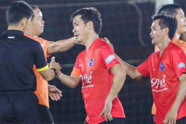 Sự thật đằng sau vụ việc một cầu thủ khai sinh năm 1990 dù mẹ mất từ năm 1986-3