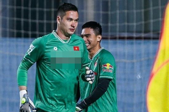 Thủ thành Nguyễn Filip thi đấu thế nào trong trận ra mắt tuyển Việt Nam?