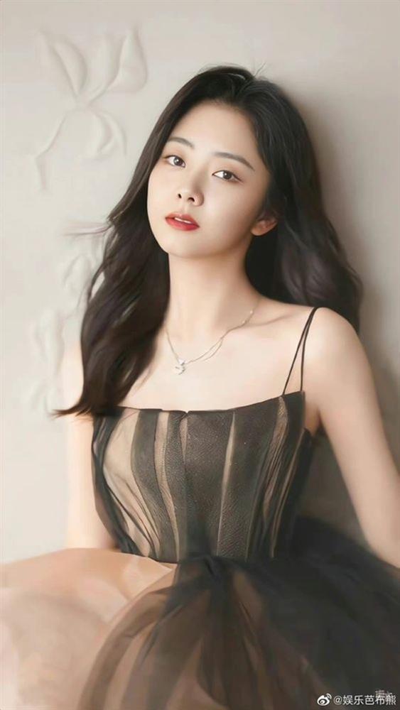 Rộ tin Đàm Tùng Vận tiếp tục kết đôi với một mỹ nam kém 7 tuổi-1