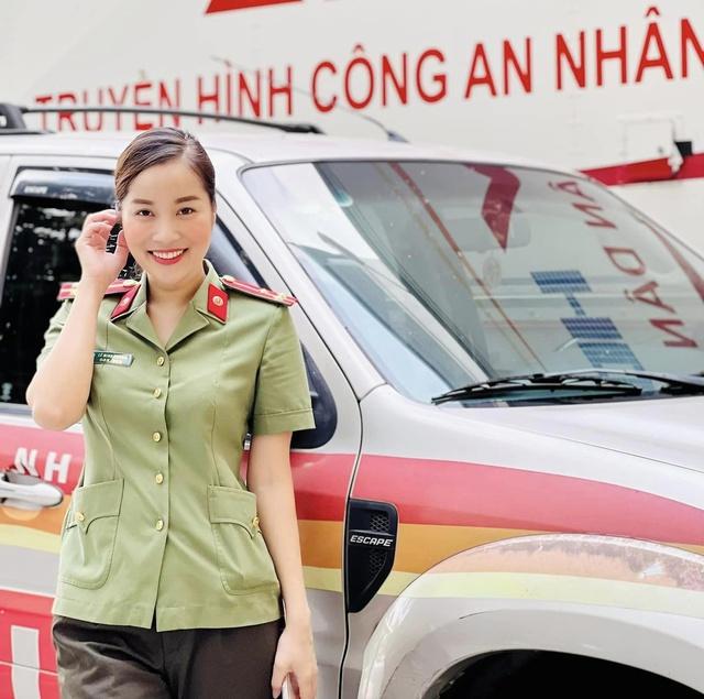 Nàng Vàng Anh đình đám giờ là Thượng uý Công an, tuổi U40 đẹp đằm thắm, ở nhà sang như khách sạn-2
