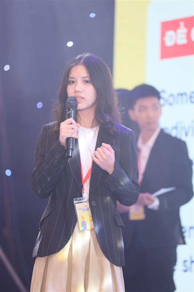 Nữ sinh Ngoại thương xinh đẹp, từng lên báo Ý nhờ thành tích học tập tốt-4