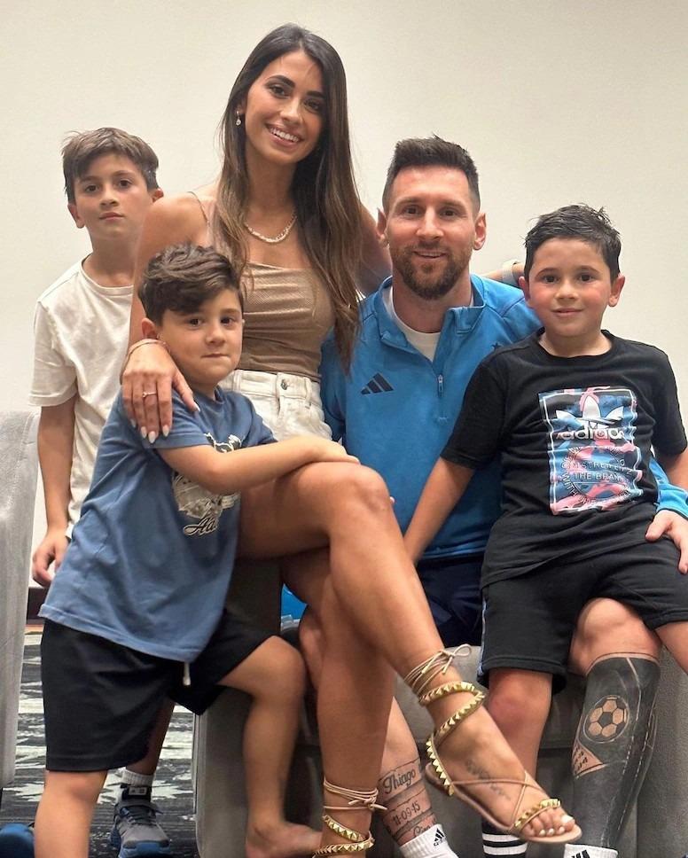 Siêu sao bóng đá thế giới Messi khi ở nhà sẽ nhận nhiệm vụ từ vợ-1