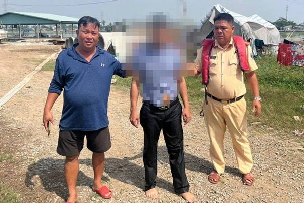 Thanh niên 18 tuổi nhảy cầu tự tử ở Long An-2