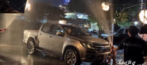 Sự thật hài hước cảnh Huyền Lizzie, Mạnh Trường lái xe ở Chúng ta của 8 năm sau-1