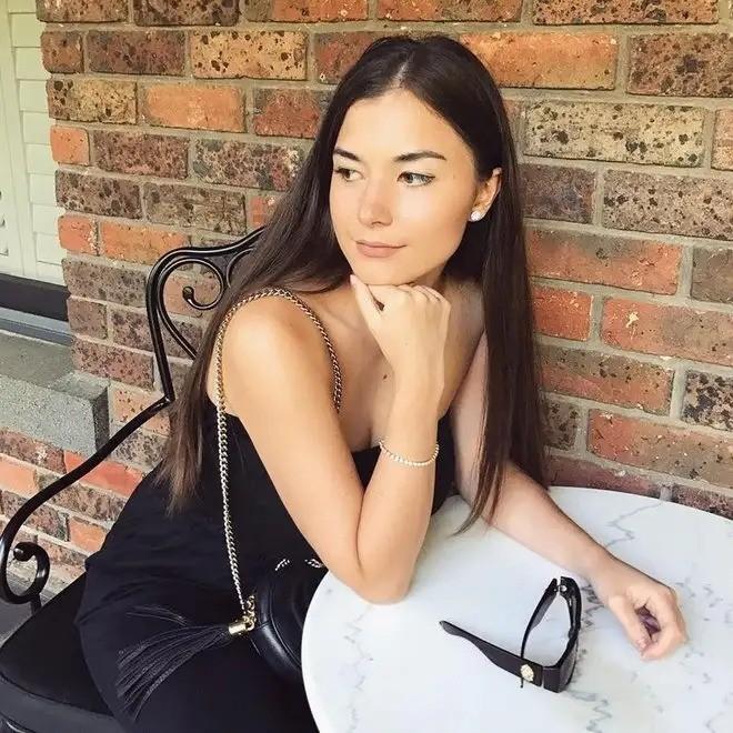 Sắc vóc và gia thế cô gái cưới Hoàng tử Brunei, hôn lễ tổ chức 10 ngày-10