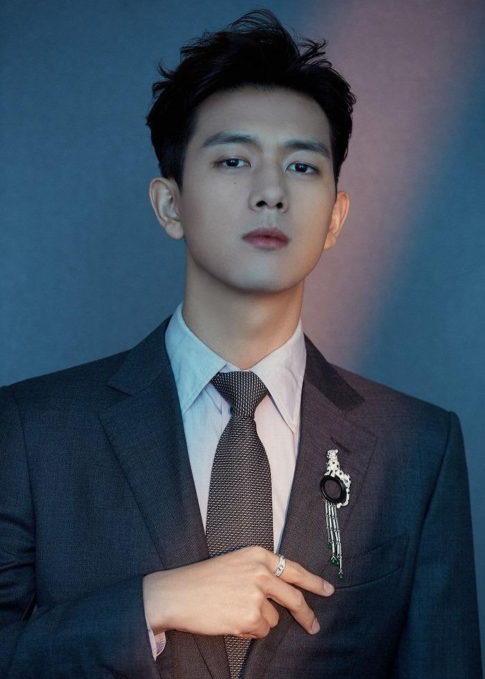 Rộ tin Lý Hiện vắng mặt tại Đêm hội Weibo 2023, ai sẽ giữ vị trí center?-1