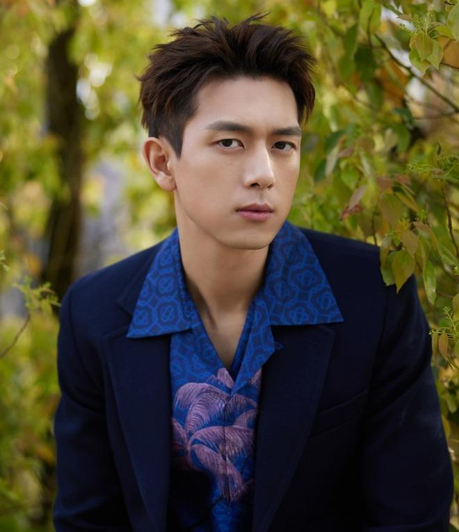 Rộ tin Lý Hiện vắng mặt tại Đêm hội Weibo 2023, ai sẽ giữ vị trí center?-2