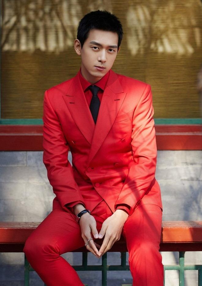 Rộ tin Lý Hiện vắng mặt tại Đêm hội Weibo 2023, ai sẽ giữ vị trí center?-4